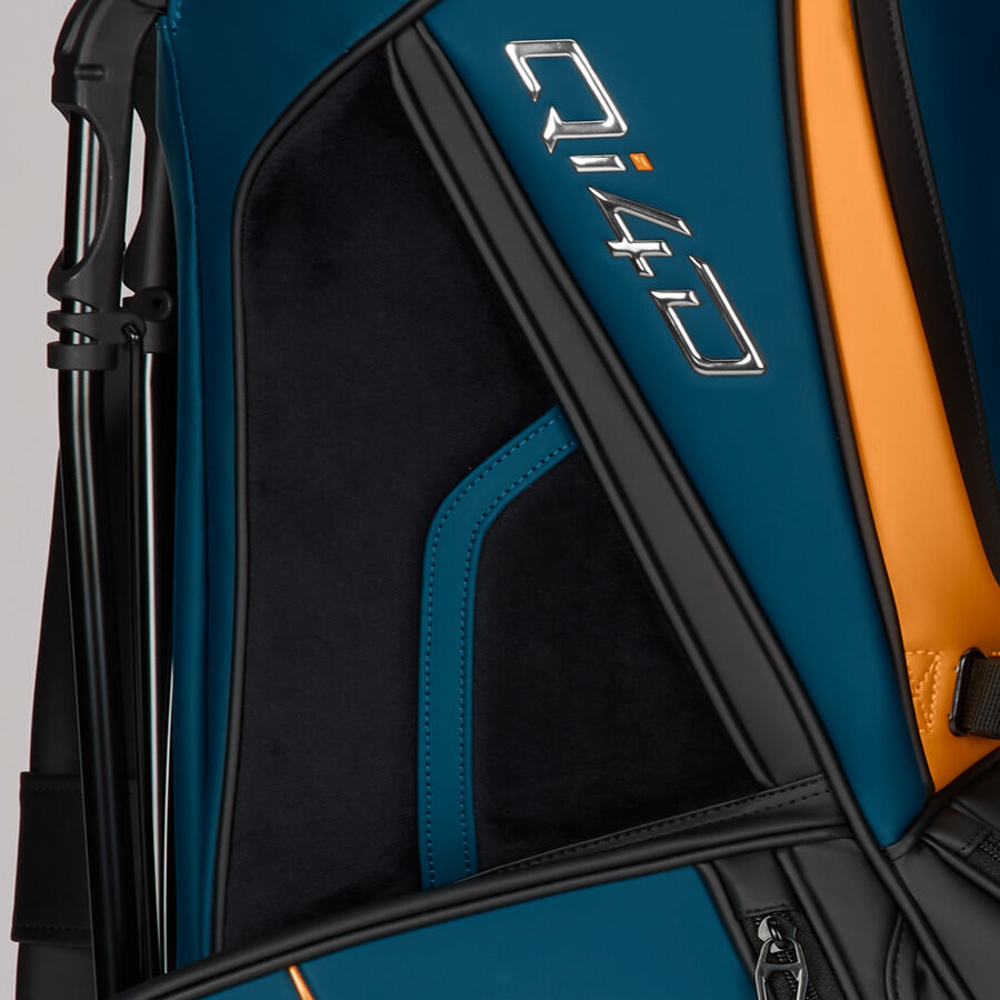 TaylorMade Qi4D Tour Stand Bag Qi4D