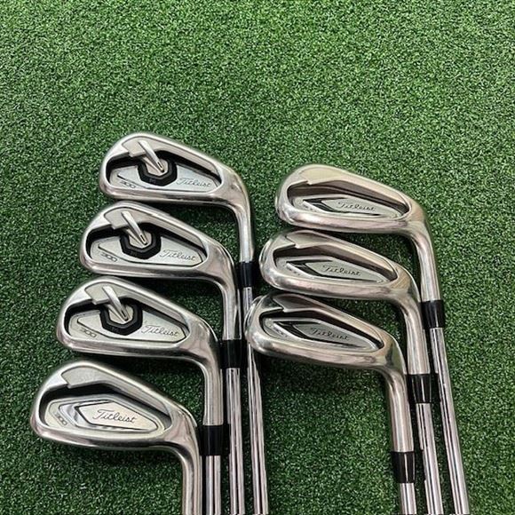 Picture of Titleist T300 Iron Set - 5-PW +48 - Regular Steel - Preowned - TO0TIT1469