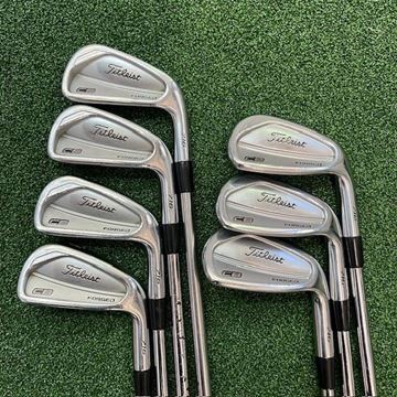 Picture of Titleist 716 CB Iron Set - 4-PW - X-Stiff Steel - Preowned - TO0tit1069